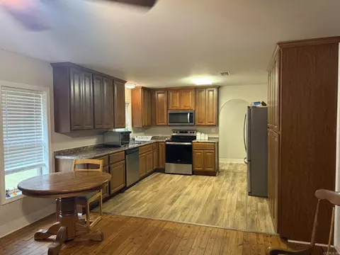 Kitchen - 207 Spring St, Marshall, AR 72650 photo 1 of 2