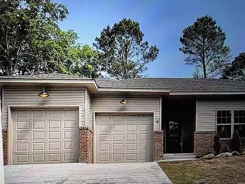 8 Lita Ln, Little Rock, AR 72206