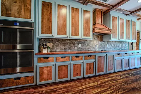 Kitchen - 19670 Mcpherson Rd, Mabelvale, AR 72103 photo 3 of 4