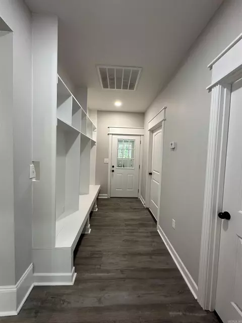 Entry Way - 8716 E Fairview Rd, Hensley, AR 72065 photo 1 of 1