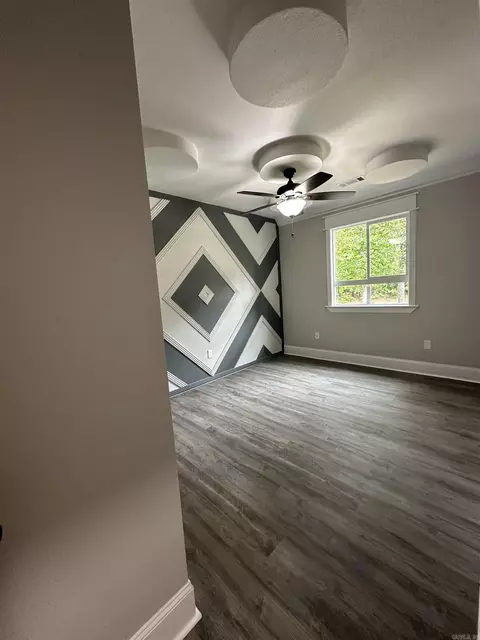 Bedroom - 8716 E Fairview Rd, Hensley, AR 72065 photo 3 of 6