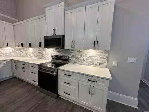 Kitchen - 8716 E Fairview Rd, Hensley, AR 72065 photo 3 of 3