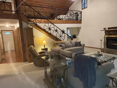 Living - 98 Lakeside Dr, Higden, AR 72067 photo 4 of 8