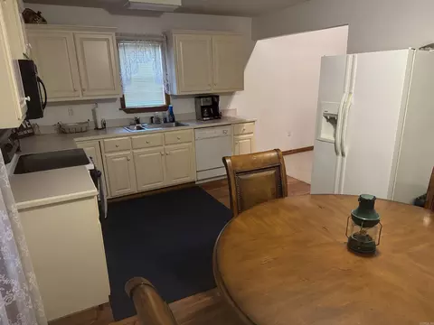 Kitchen - 98 Lakeside Dr, Higden, AR 72067 photo 2 of 4