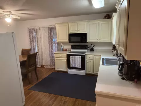 Kitchen - 98 Lakeside Dr, Higden, AR 72067 photo 4 of 4