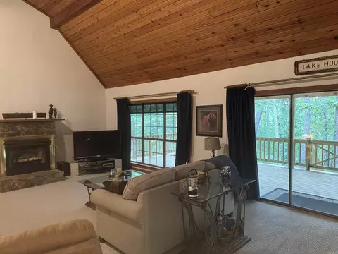 Living - 98 Lakeside Dr, Higden, AR 72067 photo 7 of 8