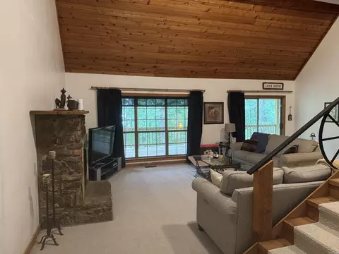 Living - 98 Lakeside Dr, Higden, AR 72067 photo 2 of 8