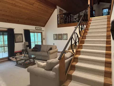 Living - 98 Lakeside Dr, Higden, AR 72067 photo 3 of 8