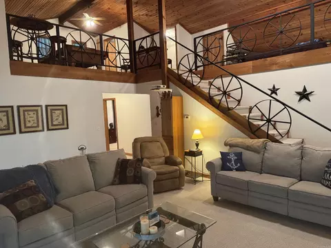 Living - 98 Lakeside Dr, Higden, AR 72067 photo 6 of 8