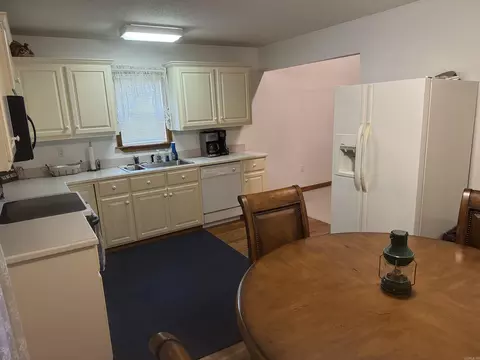 Kitchen - 98 Lakeside Dr, Higden, AR 72067 photo 3 of 4