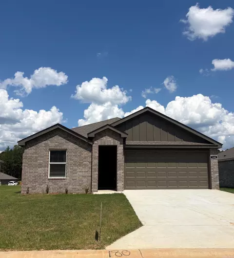 180 Bighorn Trl, Maumelle, AR 72113