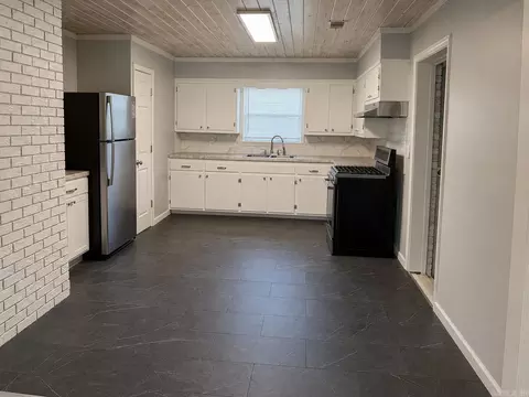 Kitchen - 236 Crest, Rector, AR 72461 photo 2 of 2