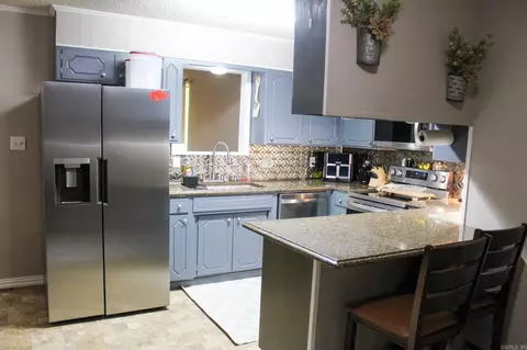 Kitchen - 1202 Headlee Dr, Searcy, AR 72143 photo 2 of 3