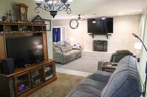 Living - 1202 Headlee Dr, Searcy, AR 72143 photo 2 of 2