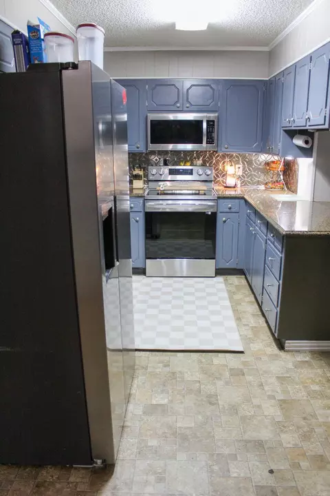 Kitchen - 1202 Headlee Dr, Searcy, AR 72143 photo 3 of 3