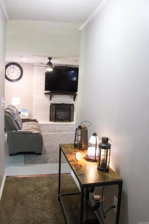 Entry Way - 1202 Headlee Dr, Searcy, AR 72143 photo 3 of 6
