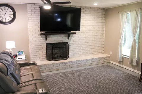 Living - 1202 Headlee Dr, Searcy, AR 72143 photo 1 of 2