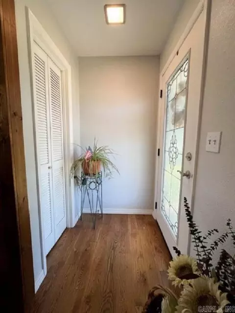 Entry Way - 313 Beatrice St, Thayer, MO 65791 photo 1 of 4