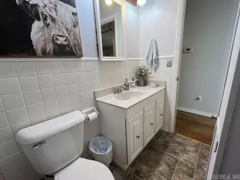 Bath - 313 Beatrice St, Thayer, MO 65791 photo 2 of 5