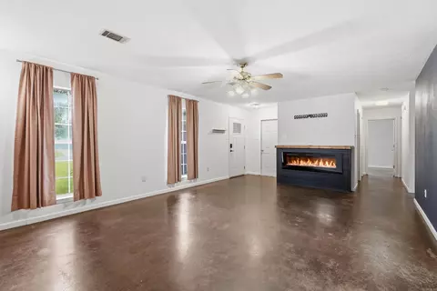 Living - 4535 Graham Dr, Conway, AR 72034 photo 4 of 5