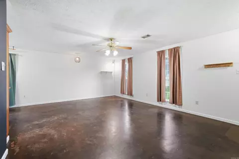 Living - 4535 Graham Dr, Conway, AR 72034 photo 2 of 5