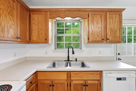 Kitchen - 4535 Graham Dr, Conway, AR 72034 photo 5 of 5