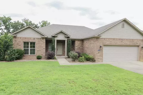 2240 Shadow Falls Dr, Conway, AR 72032