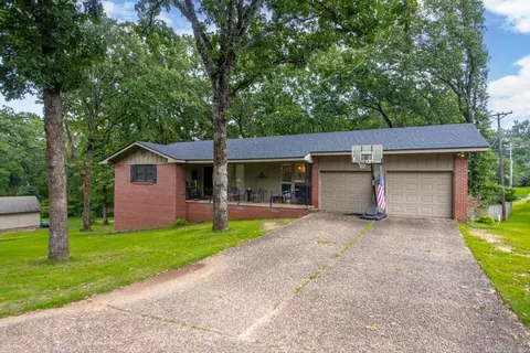 2 Beresford Ct, North Little Rock, AR 72116