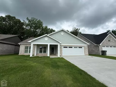 1106 Summit Ridge Dr, Paragould, AR 72450