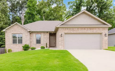 4512 Western Woods Dr, Benton, AR 72015