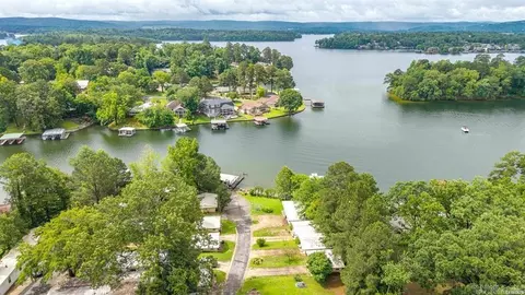 352 Lakeland Dr, Hot Springs, AR 71913