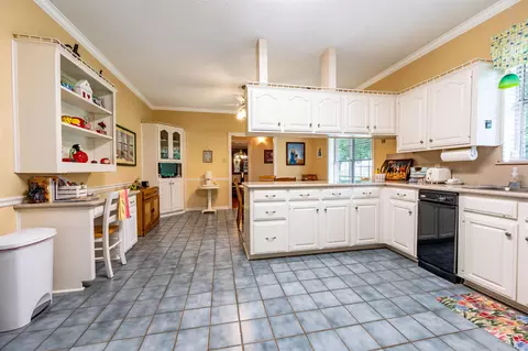 Kitchen - 32 Rodeo Dr, Austin, AR 72007 photo 5 of 5