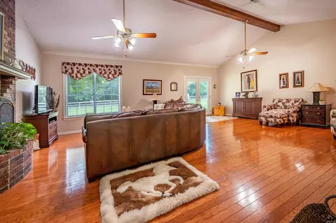 Living - 32 Rodeo Dr, Austin, AR 72007 photo 5 of 5