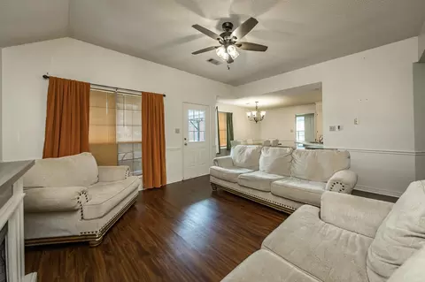 Living - 1809 Applewood Cove St, Beebe, AR 72012 photo 2 of 2