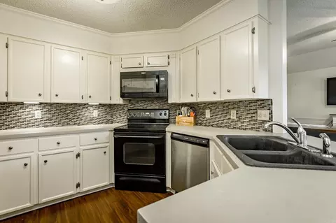 Kitchen - 1809 Applewood Cove St, Beebe, AR 72012 photo 2 of 4
