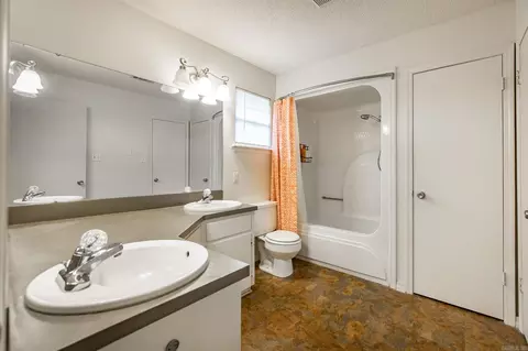 Bath - 1809 Applewood Cove St, Beebe, AR 72012 photo 1 of 3