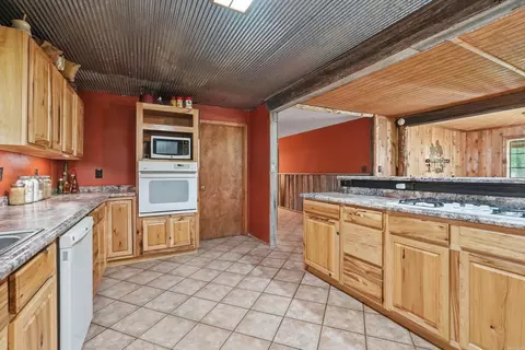 Kitchen - 1083 Grant 18, Grapevine, AR 72057 photo 1 of 4