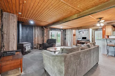 Living - 1083 Grant 18, Grapevine, AR 72057 photo 2 of 3