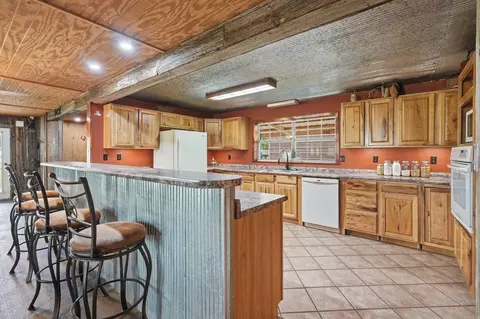 Kitchen - 1083 Grant 18, Grapevine, AR 72057 photo 3 of 4