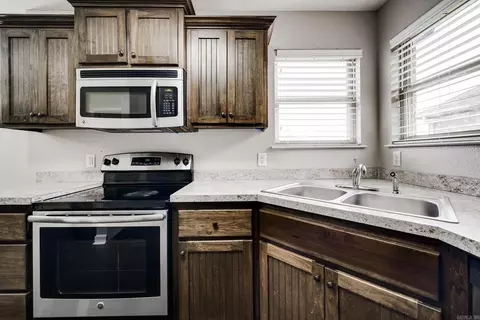 Kitchen - 1345 Acuff Ln, Conway, AR 72034 photo 4 of 5