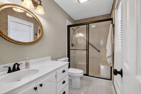 Bath - 404 Galina St, Beebe, AR 72012 photo 2 of 2