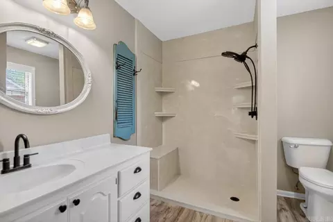 Bath - 404 Galina St, Beebe, AR 72012 photo 1 of 2