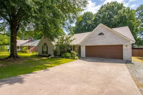 404 Galina St, Beebe, AR 72012