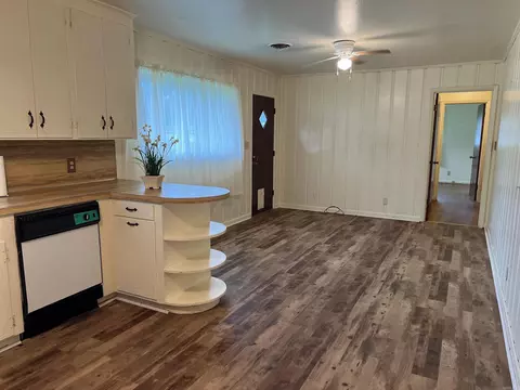 Living - 1231 Brownwood, Malvern, AR 72104 photo 6 of 6