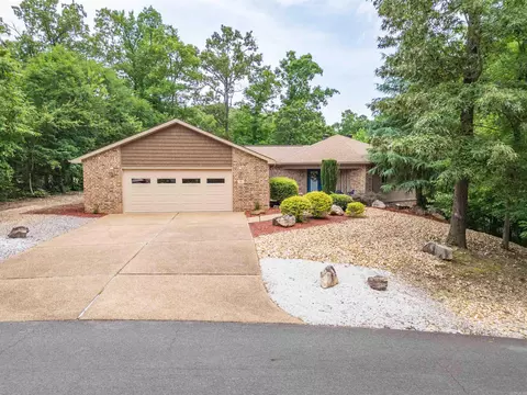 82 Magellan Dr, Hot Springs Village, AR 71909