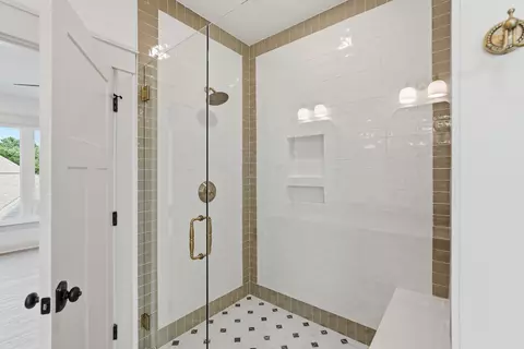 Bath - 1100 Edinburgh Dr, Conway, AR 72034 photo 5 of 6