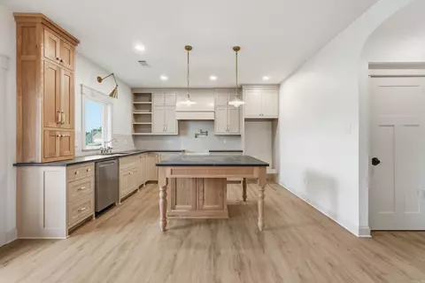 Kitchen - 1100 Edinburgh Dr, Conway, AR 72034 photo 1 of 7