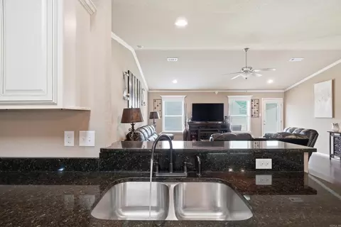 Kitchen - 1107 Crossing Loop, Bryant, AR 72022 photo 4 of 5