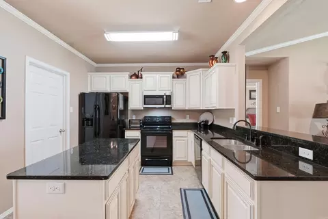Kitchen - 1107 Crossing Loop, Bryant, AR 72022 photo 5 of 5