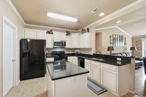 Kitchen - 1107 Crossing Loop, Bryant, AR 72022 photo 1 of 5